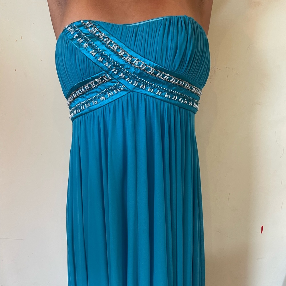 Sleeveless turquoise down